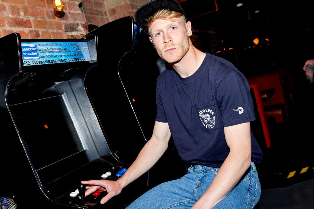 Devolver anuncia una línea de ropa: Con Devolver Athletic Club lo gamer y lo hipster no van reñidos Devolver anuncia una línea de ropa: Con Devolver Athletic Club lo gamer y lo hipster no van reñidos