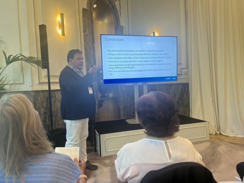 AOC Y PHILIPS MMD PRESENTAN SUS NOVEDADES Y COMPARTEN SU VISIÓN PARA 2024 AOC Y PHILIPS MMD PRESENTAN SUS NOVEDADES Y COMPARTEN SU VISIÓN PARA 2024