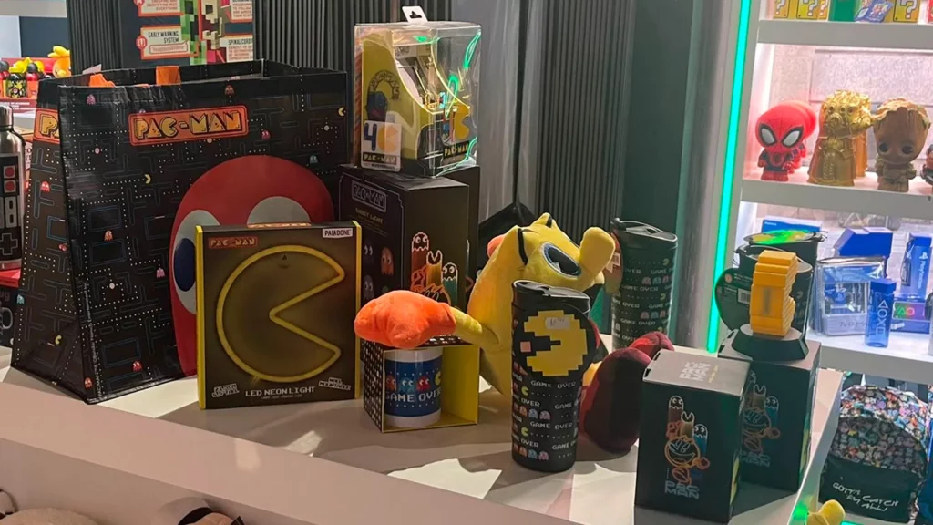 PAC-MAN celebra su 45 aniversario en el OXO Museo del Videojuego de Málaga PAC-MAN celebra su 45 aniversario en el Museo del Videojuego OXO de Málaga